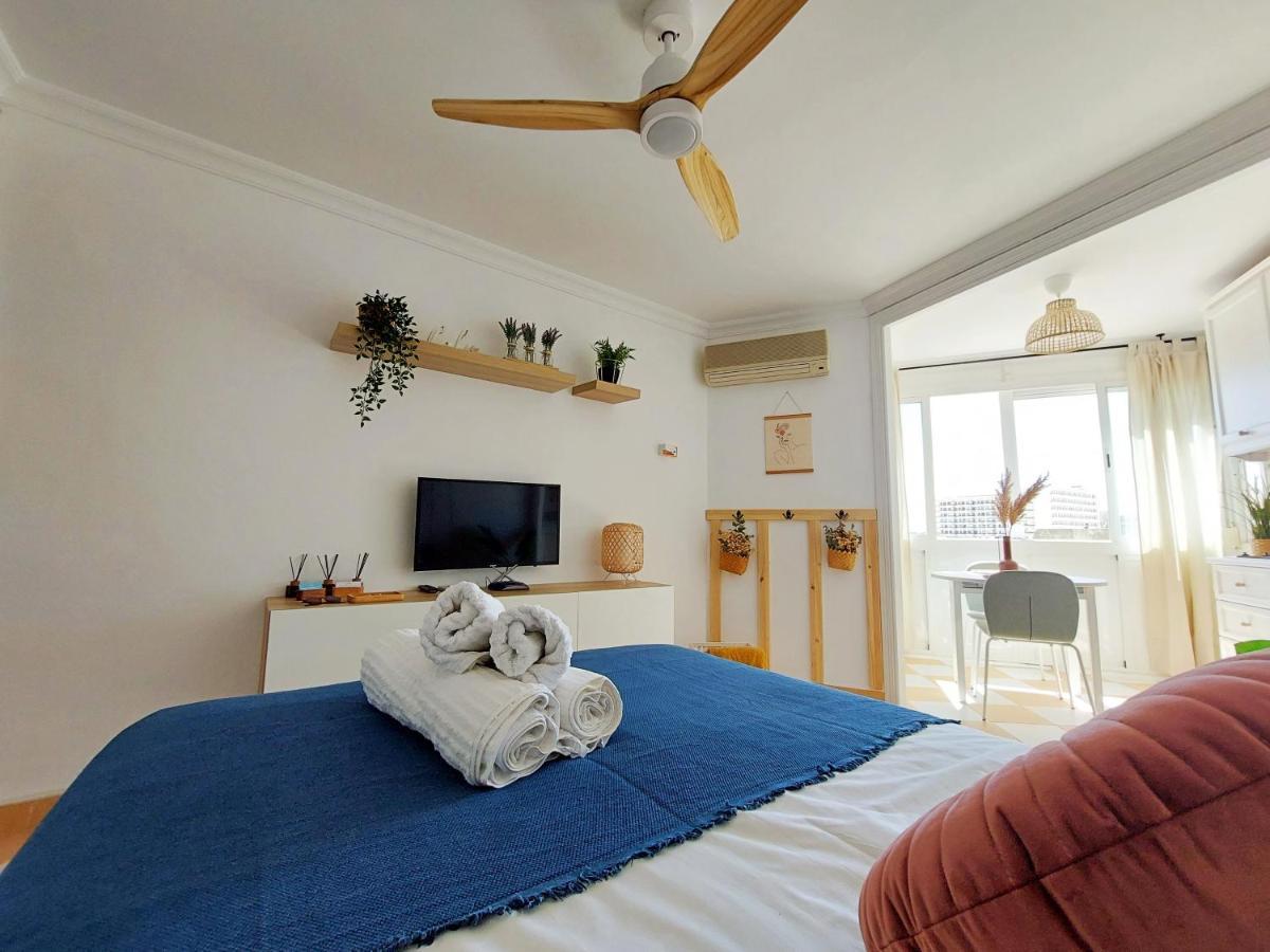 Nice And Cozy Studio At The Beachfront Benalmadena Bagian luar foto
