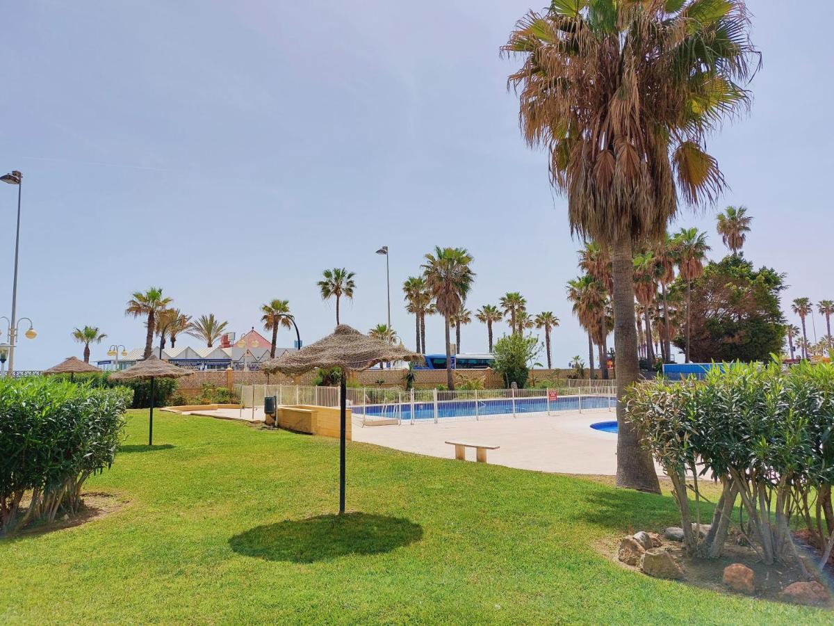 Nice And Cozy Studio At The Beachfront Benalmadena Bagian luar foto